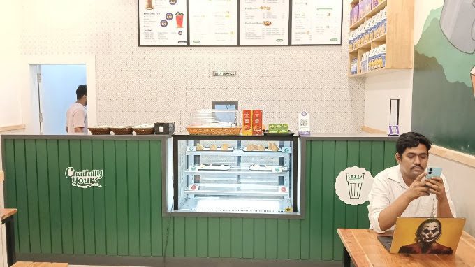 Chai Kings Ayapakkam store counter on TNHB, Ambattur, Chennai