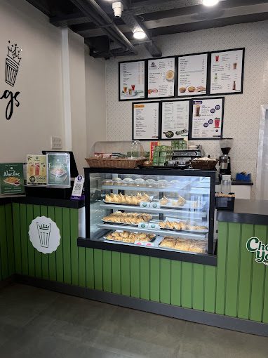 Chai Kings Kelambakkam counter area